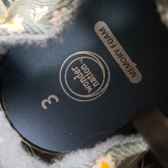 Brand new little girls sneakers size 3 - Picture 3 of 4